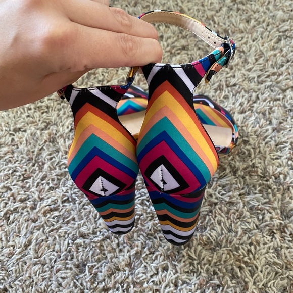 Open Toe Multicolor Heels - Picture 2 of 4